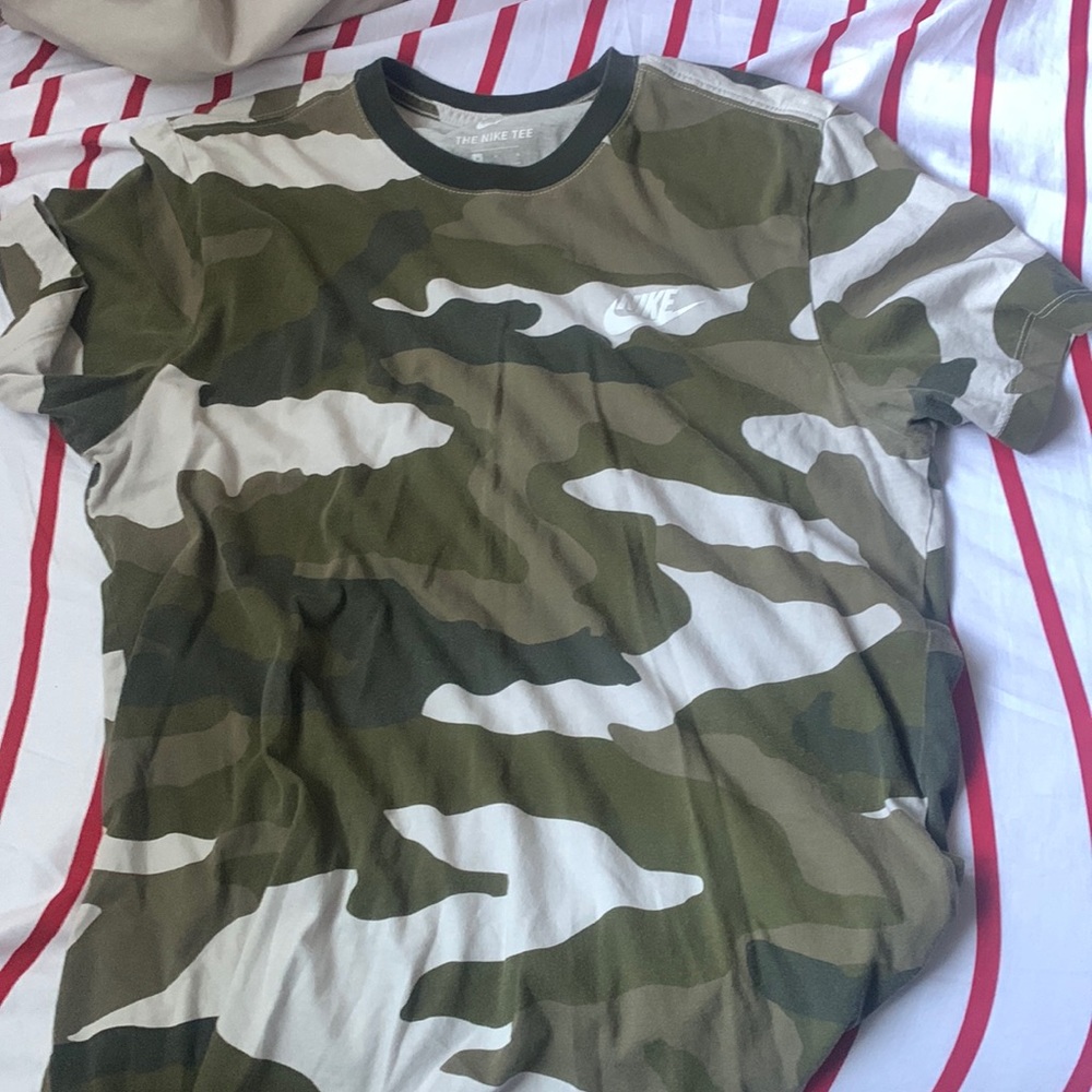 Nike tee